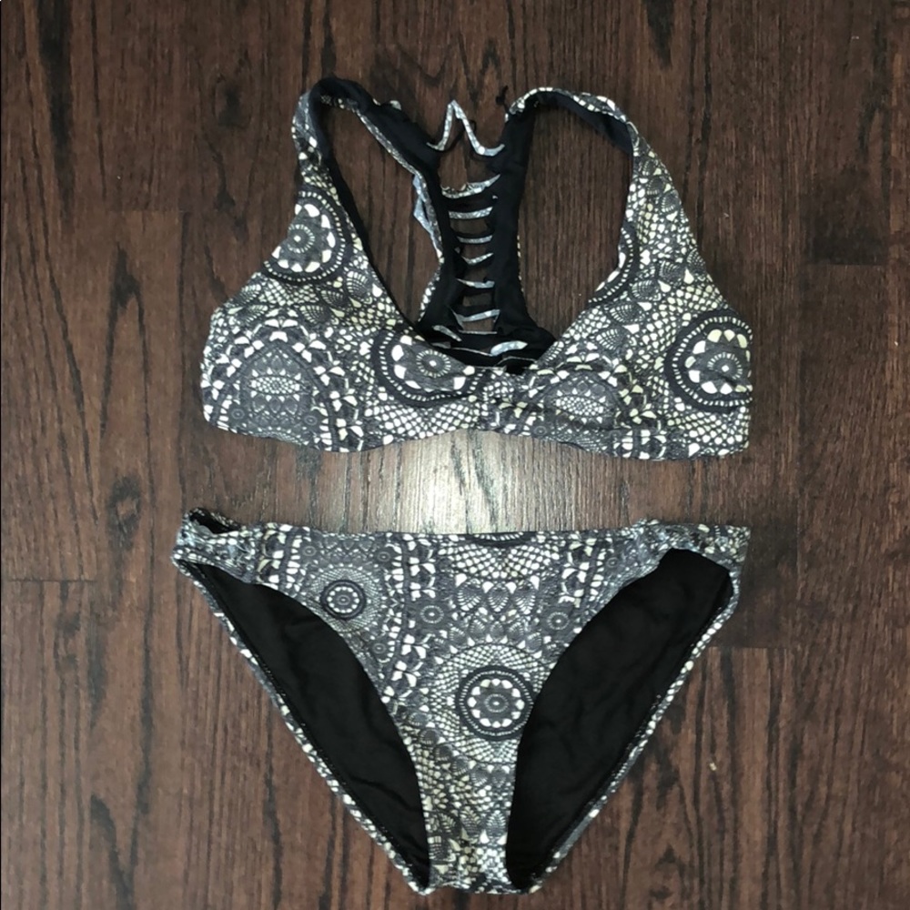 Patterned bikini - Picture 1 of 2